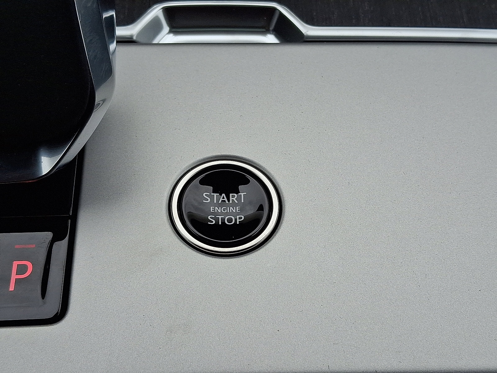 New 2025 Land Rover Range Rover SE image 16