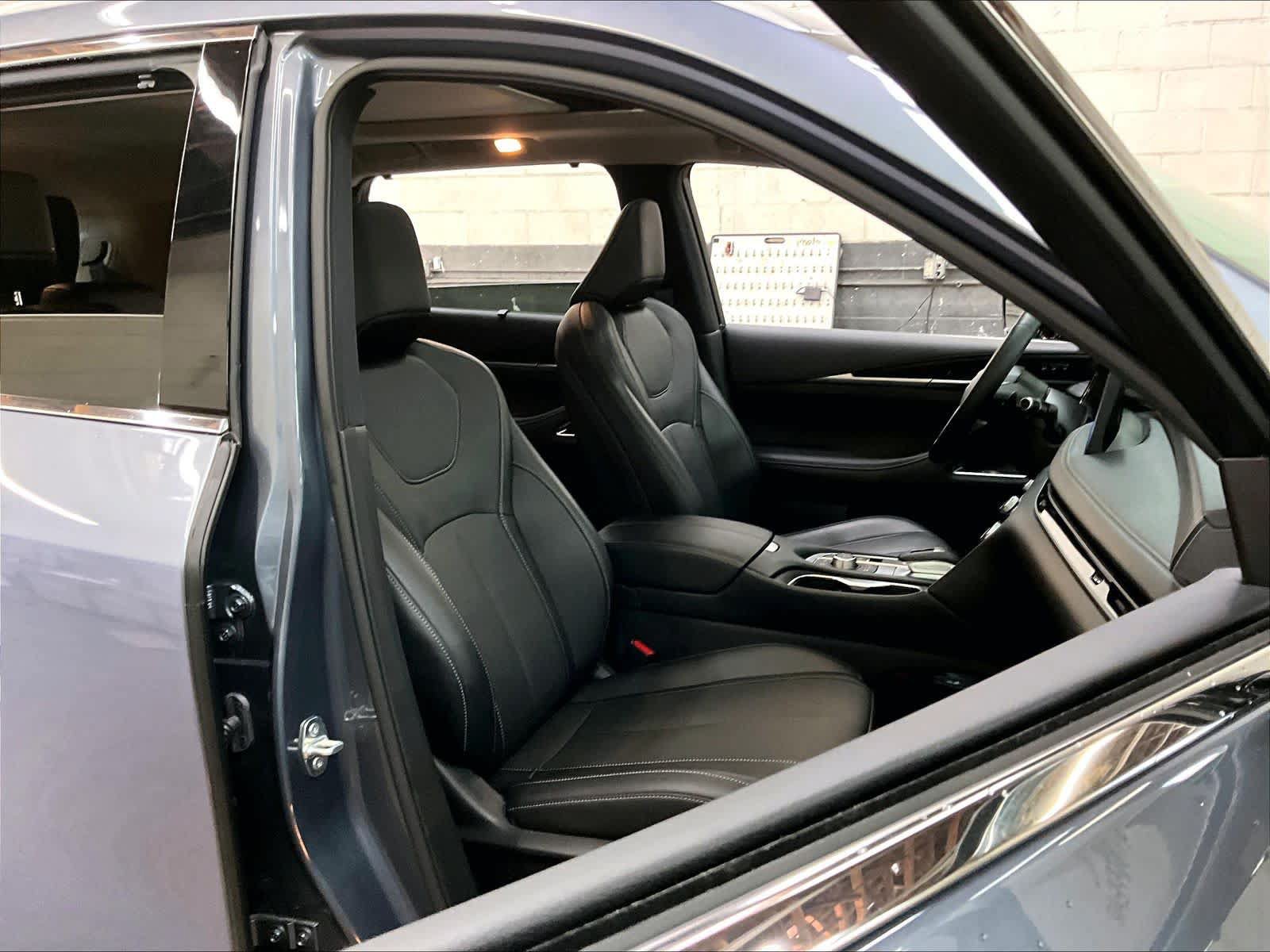 Used 2023 INFINITI QX60 Sensory w/ Vision Package AWD/4WD image 10