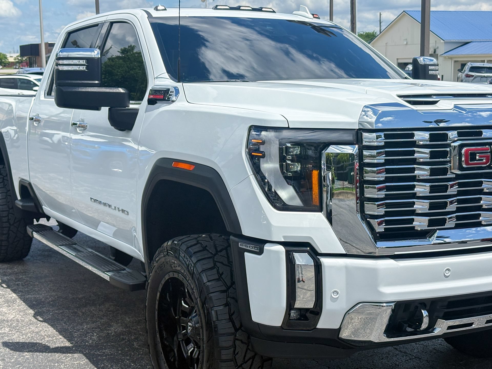 Used 2026 GMC Sierra 2500 Denali w/ Technology Package AWD/4WD image 3