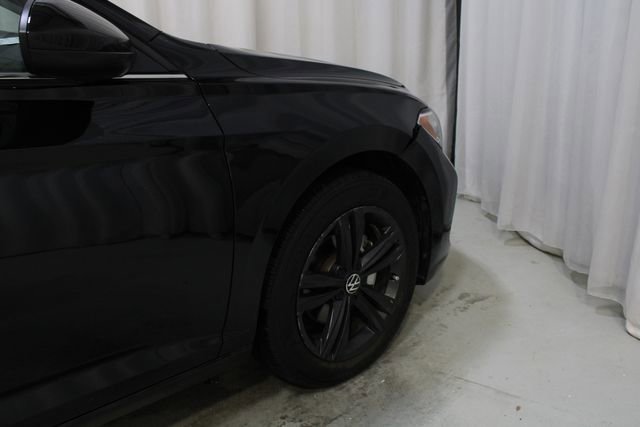 Used 2024 Volkswagen Jetta SE w/ Panoramic Sunroof Package FWD image 27
