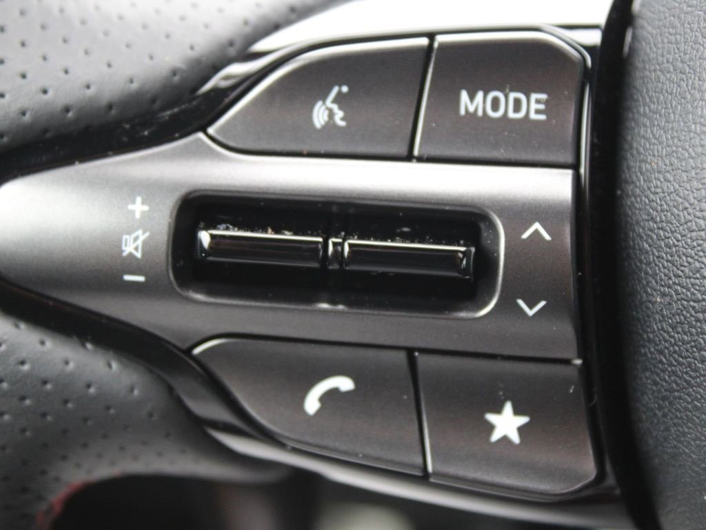 Certified 2025 Hyundai Elantra N Line image 30