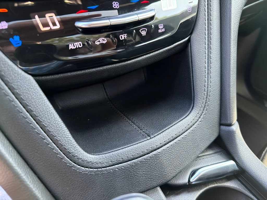 Used 2022 Cadillac XT5 Premium Luxury w/ Technology Package FWD image 32