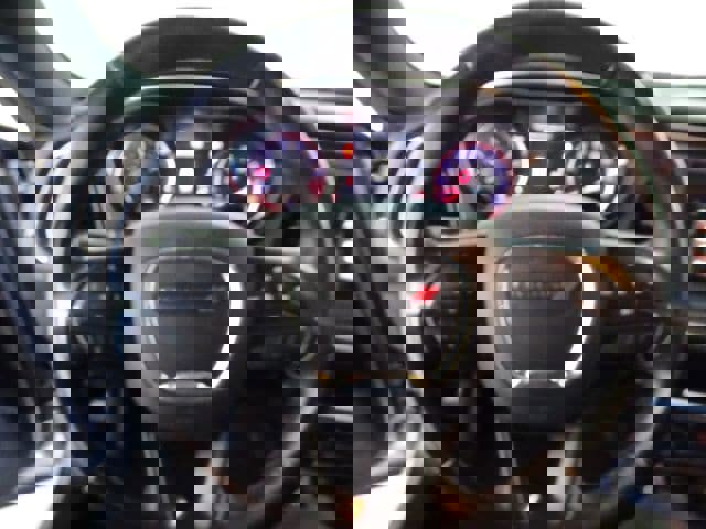 Used 2017 Dodge Challenger SXT image 6