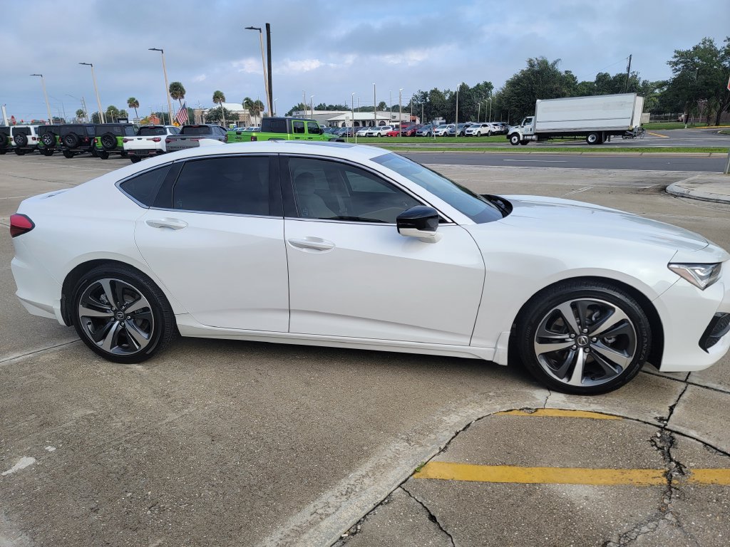 Used 2025 Acura TLX w/ Technology Package FWD image 6