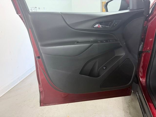 Used 2023 Chevrolet Equinox LT image 11
