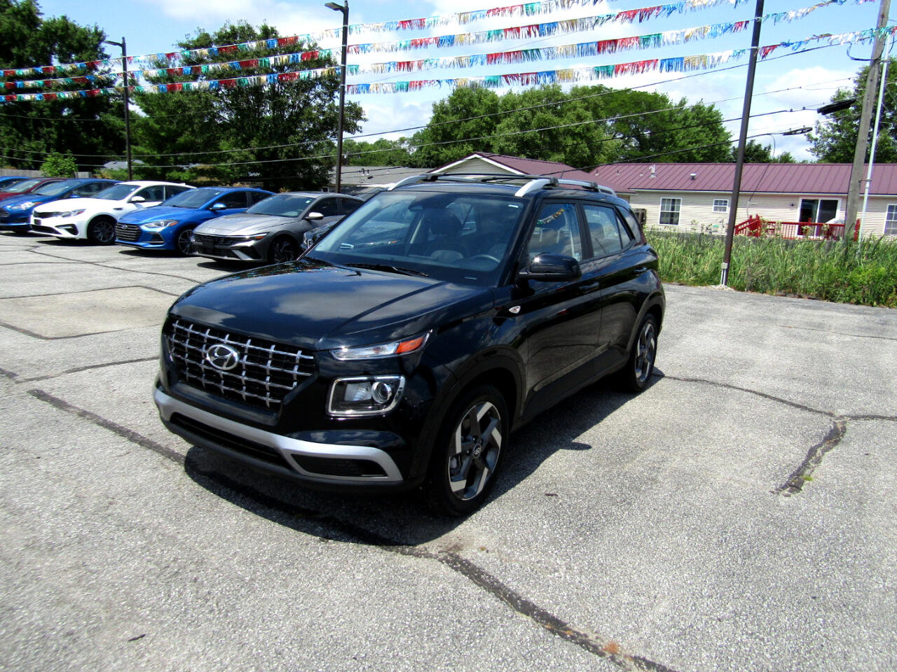 Used 2024 Hyundai Venue SEL image 3
