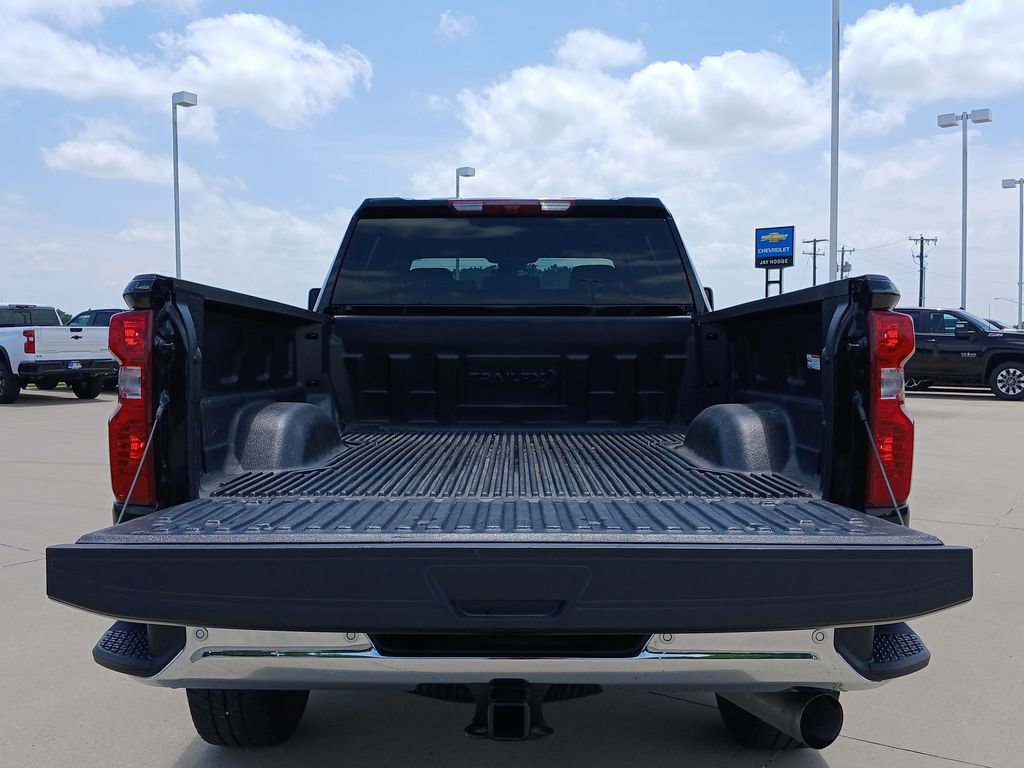 Used 2025 Chevrolet Silverado 3500 LT w/ Safety Package AWD/4WD image 27