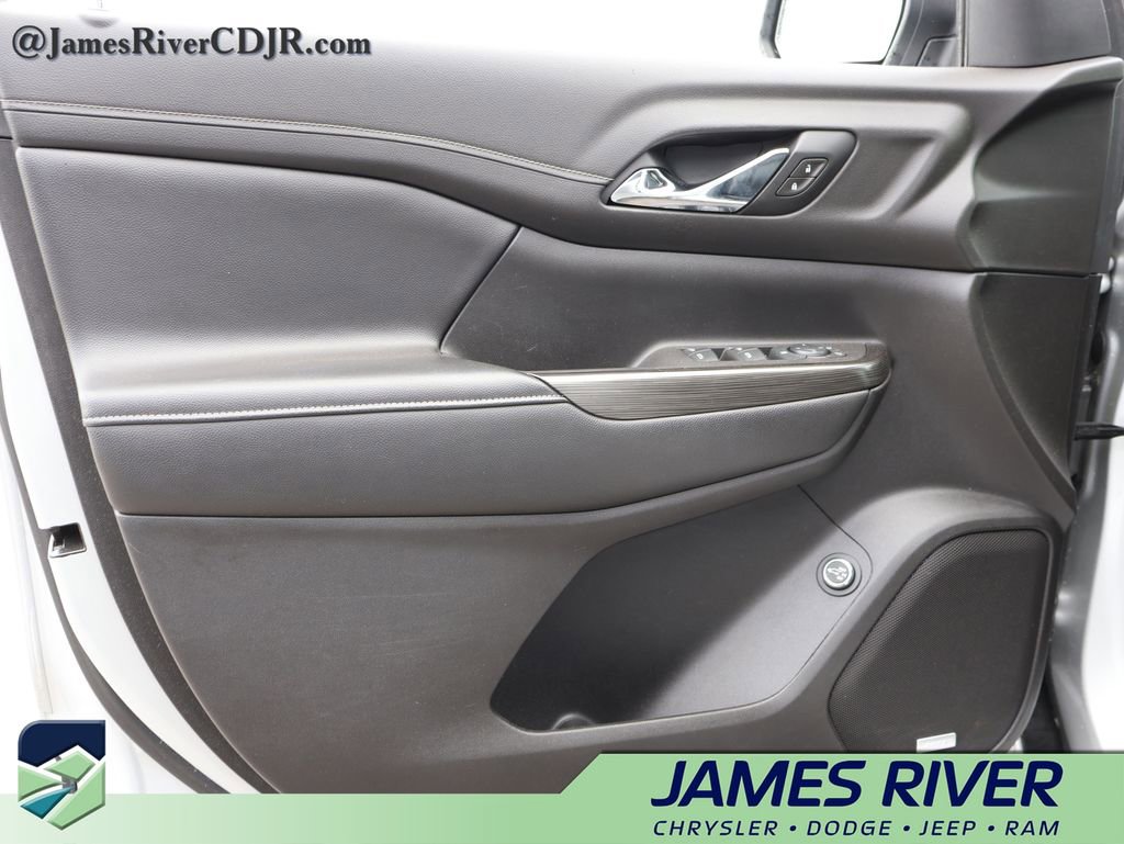 Used 2019 GMC Acadia SLT FWD image 22
