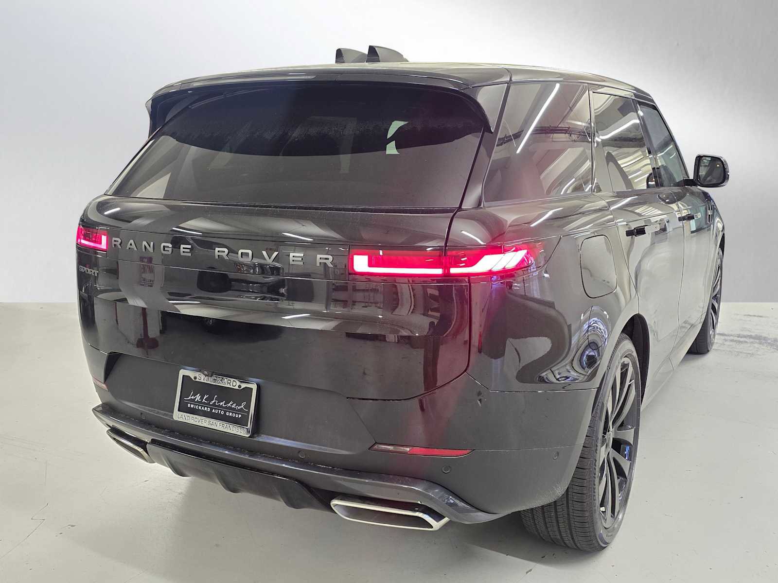Used 2026 Land Rover Range Rover Sport SE image 5