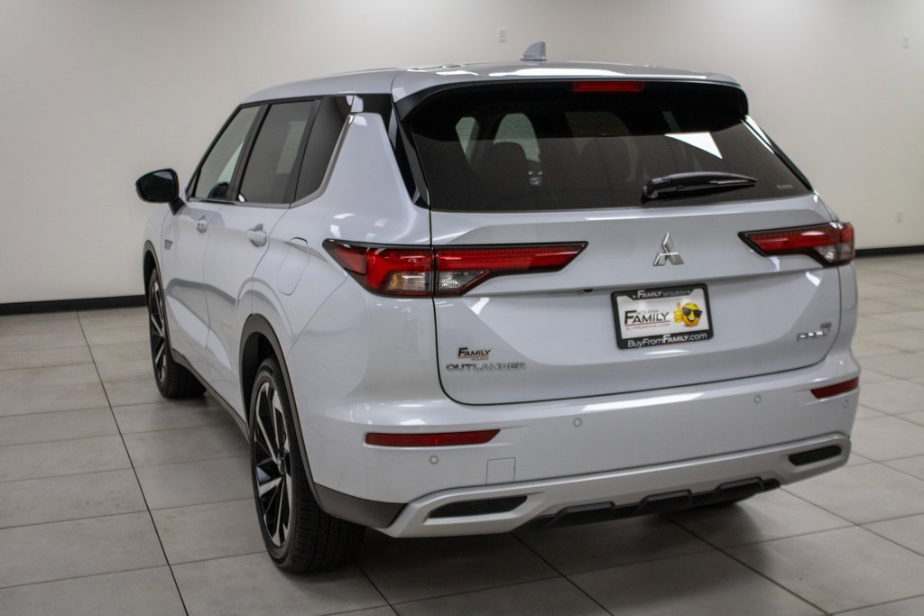 Used 2023 Mitsubishi Outlander SEL image 11