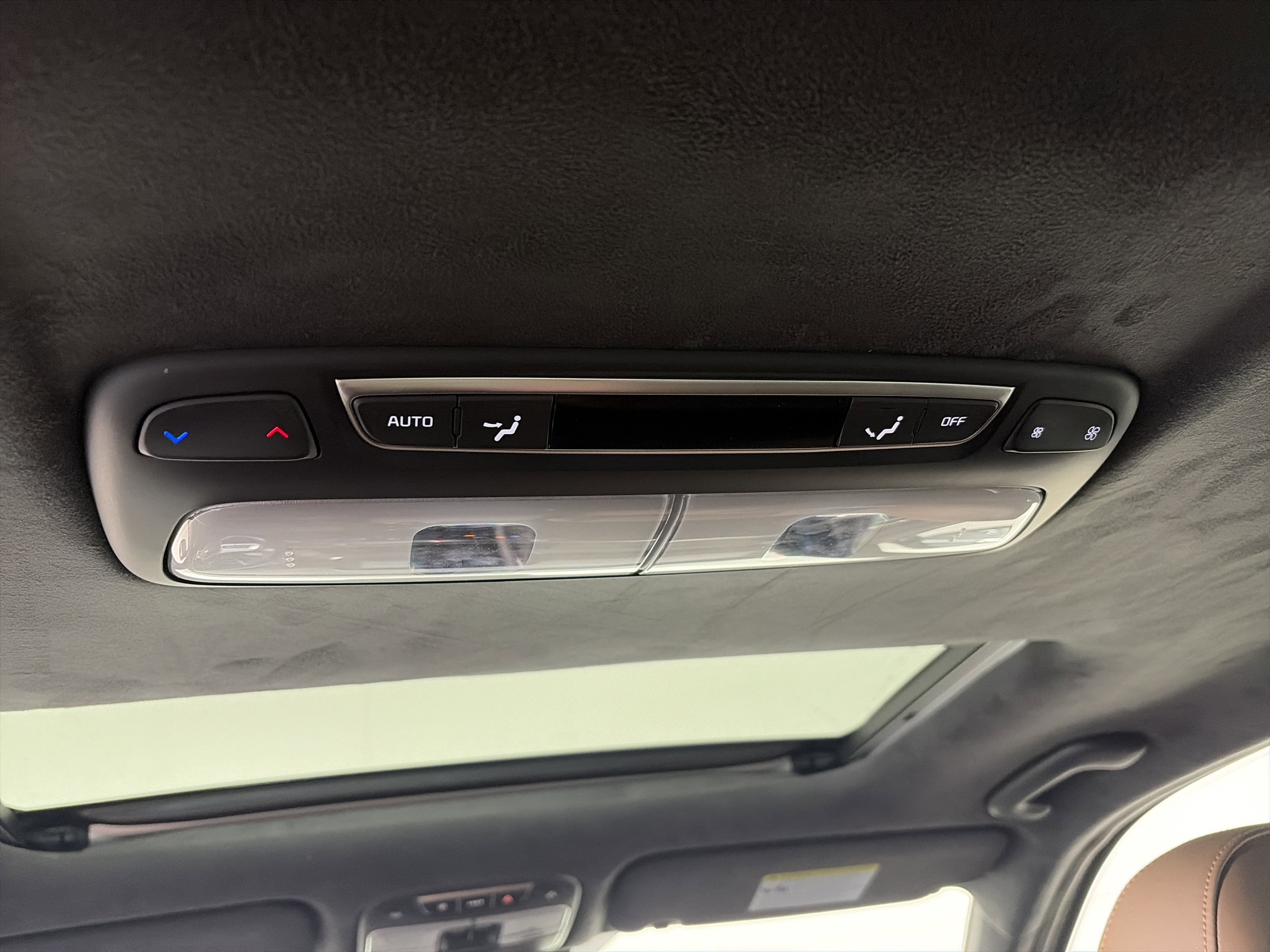 Used 2020 Kia Telluride SX w/ SX Prestige Package image 39