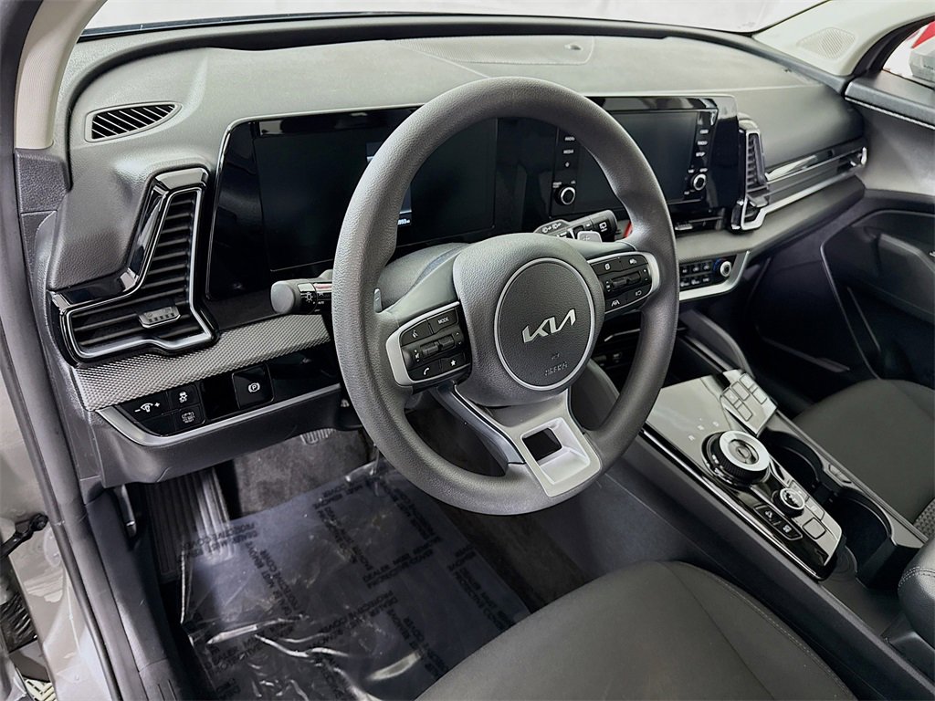Used 2023 Kia Sportage LX image 17