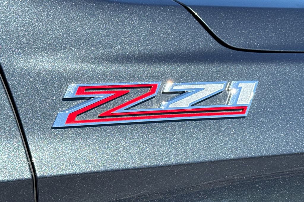 Used 2022 Chevrolet Suburban Z71 w/ Off-Road Capability Package image 12