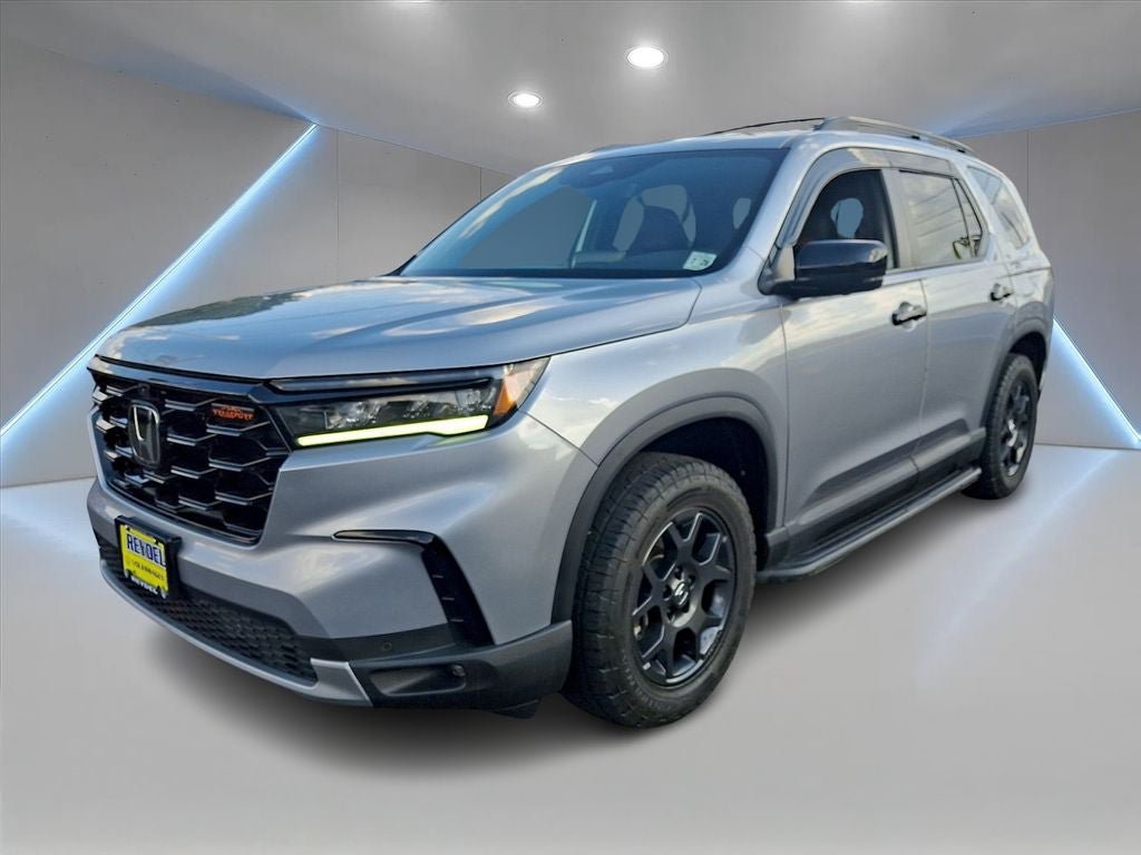 Used 2023 Honda Pilot TrailSport image 1