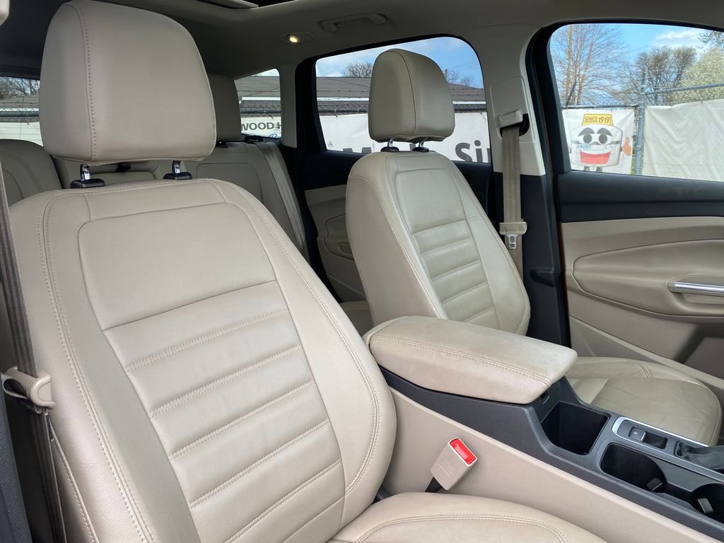 Used 2017 Ford Escape Titanium w/ Canadian Touring Package AWD/4WD image 15
