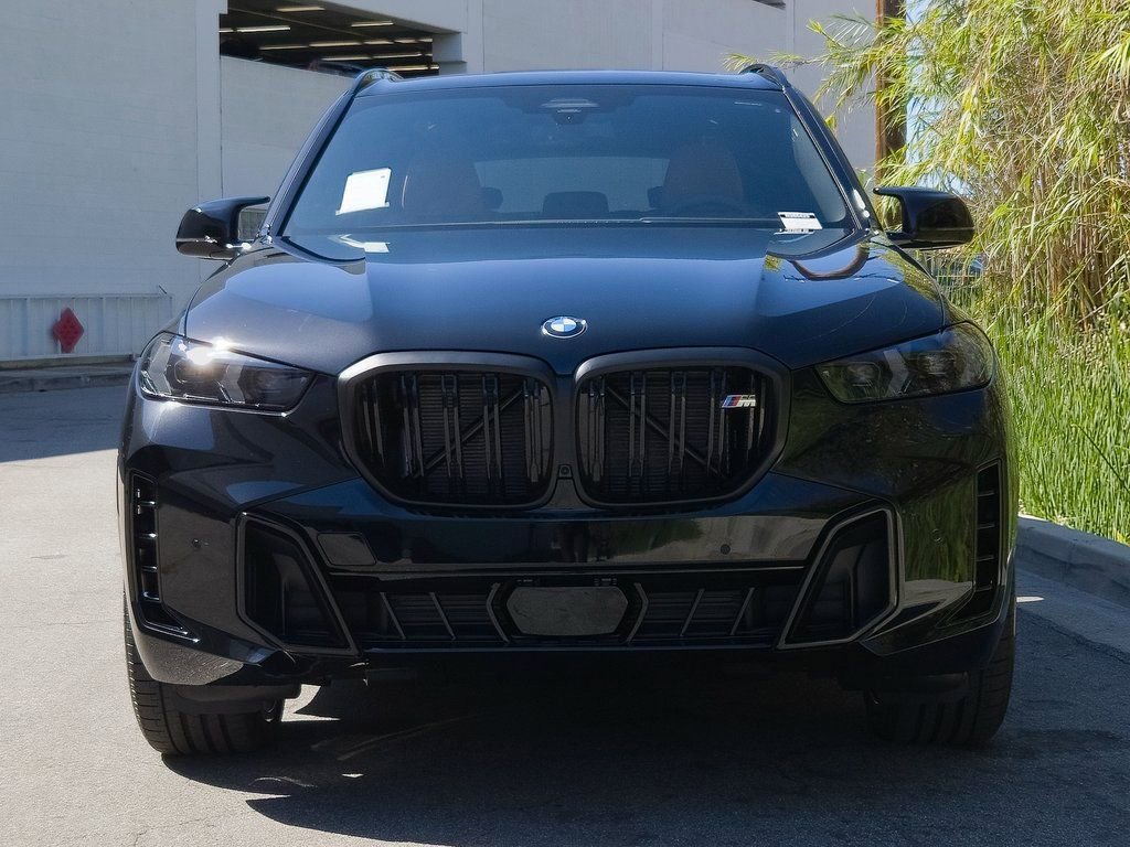 New 2026 BMW X5 M60i w/ Climate Comfort Package image 3
