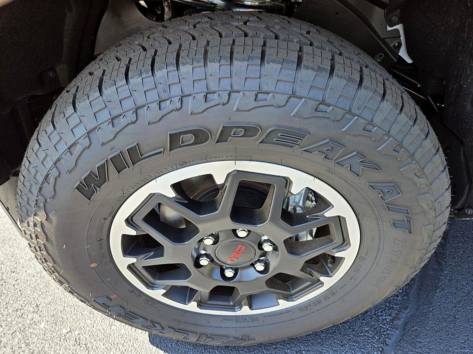 New 2025 Toyota Tacoma TRD Off-Road AWD/4WD image 19