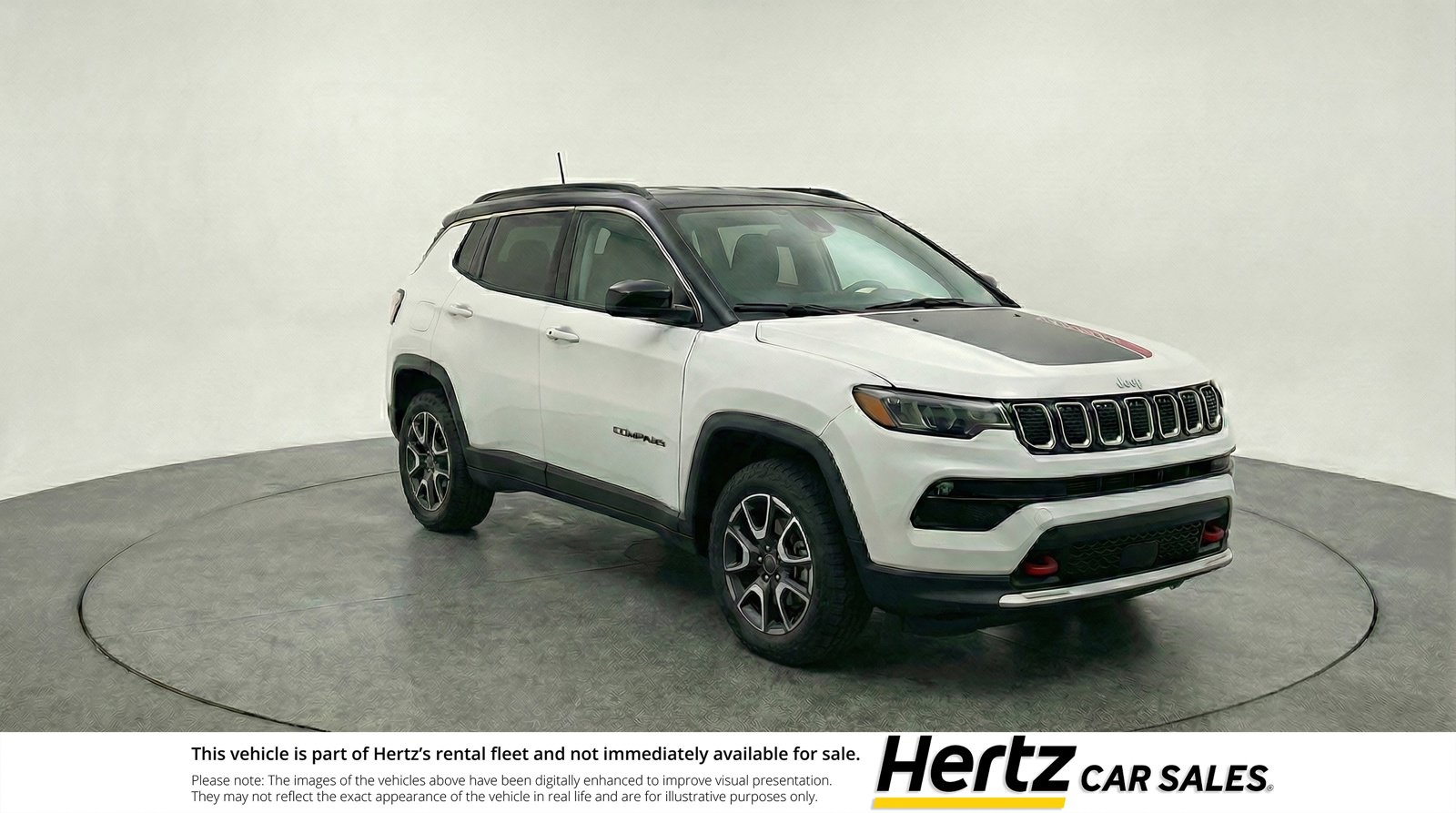 Used 2025 Jeep Compass Trailhawk image 1