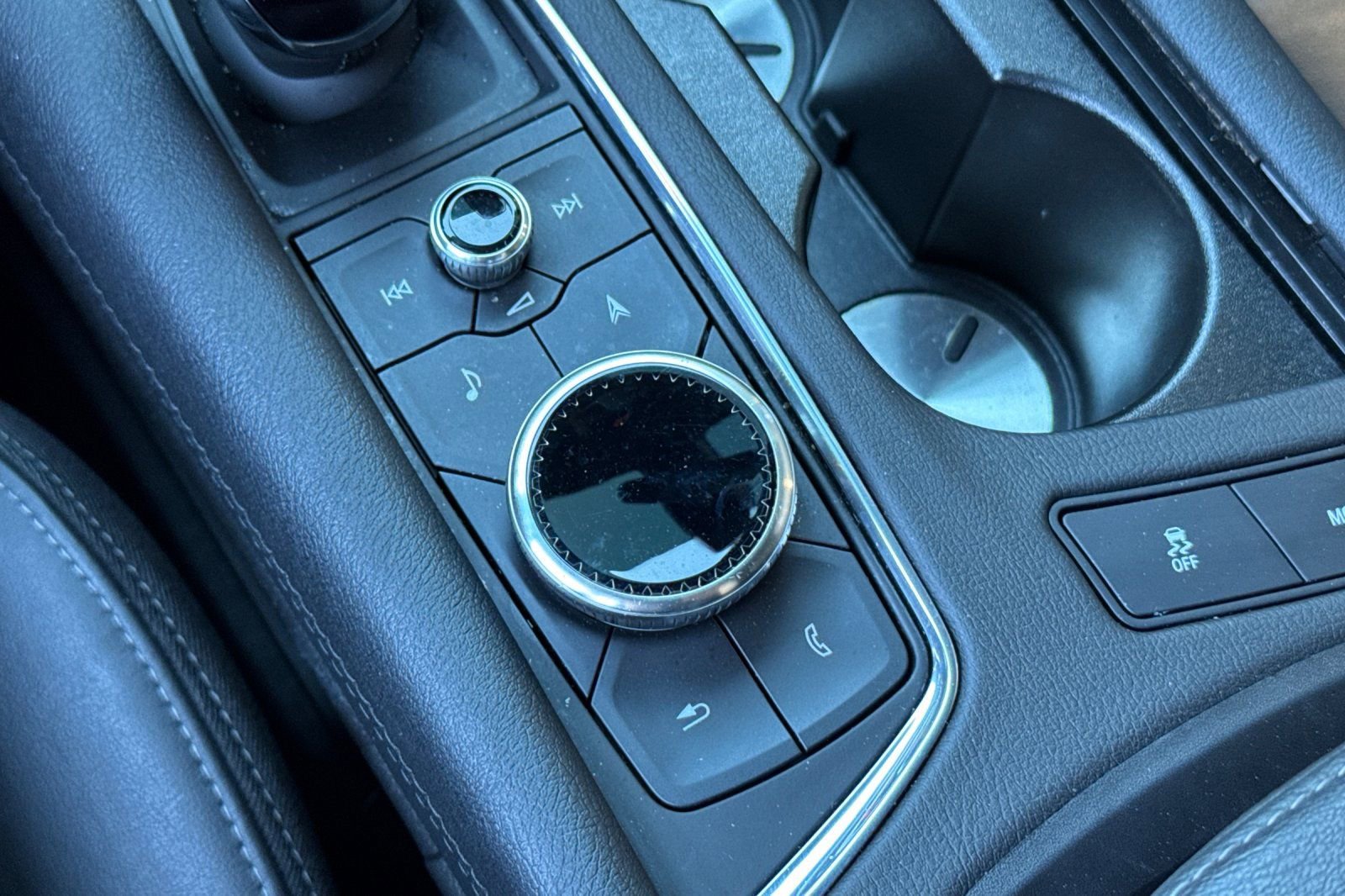 Certified 2025 Cadillac XT6 Premium Luxury image 29