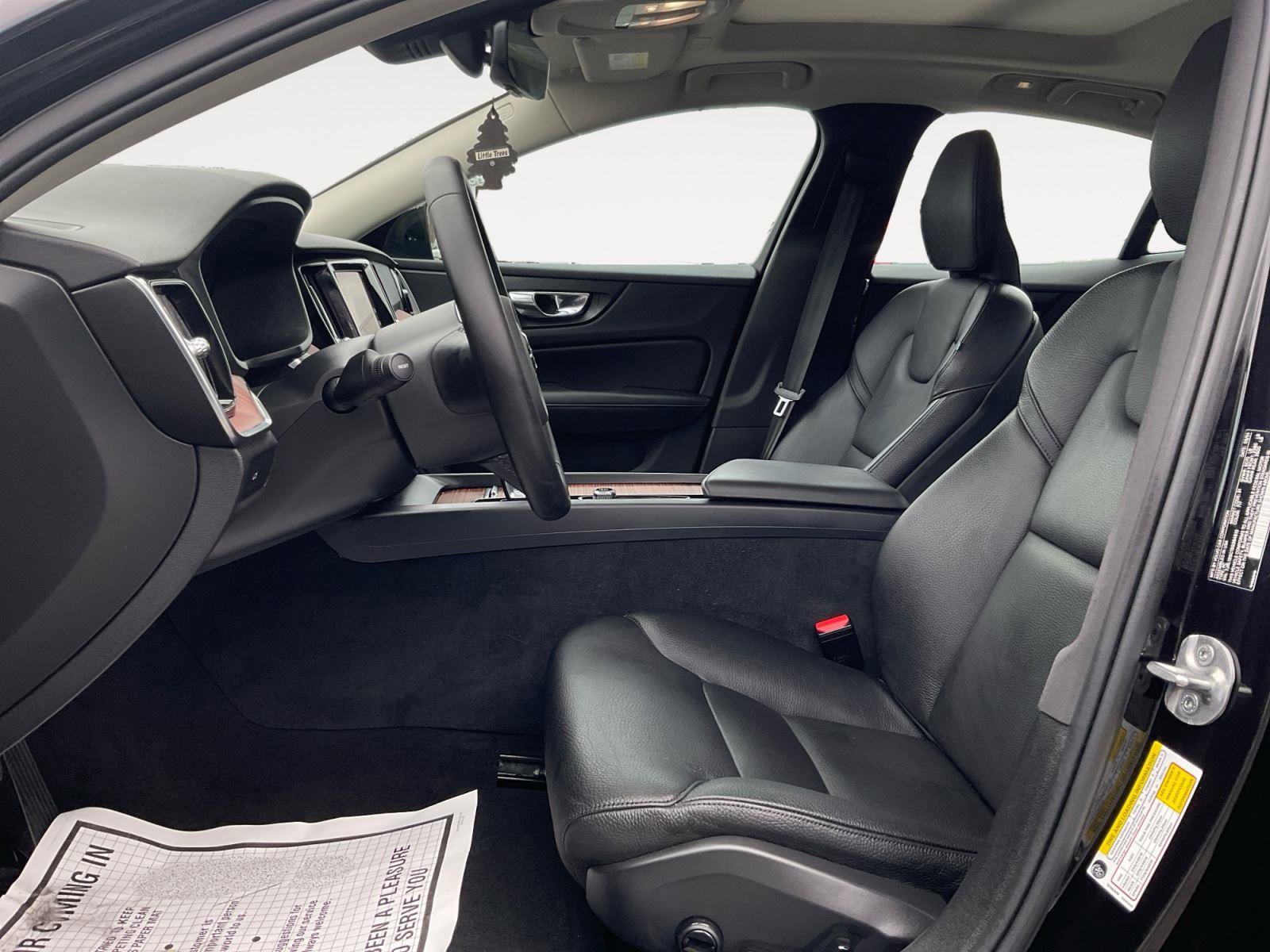 Certified 2025 Volvo S60 B5 Plus AWD/4WD image 9