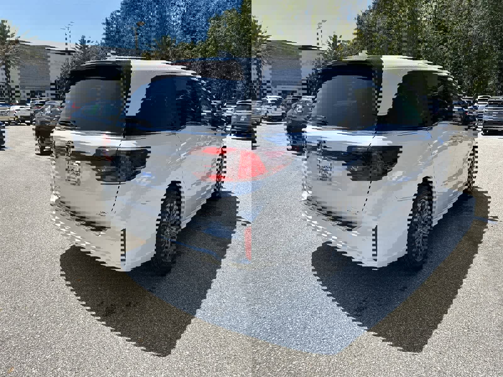New 2026 Honda Odyssey Touring image 6