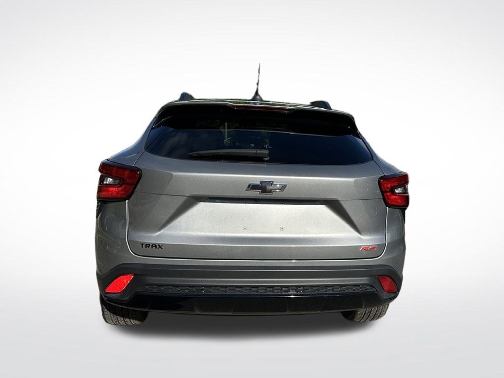 Used 2024 Chevrolet Trax RS w/ Sunroof Package FWD image 5