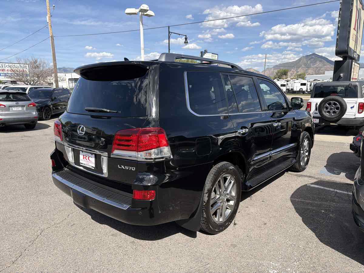 Used 2013 Lexus LX 570 4WD w/ Luxury Pkg image 5