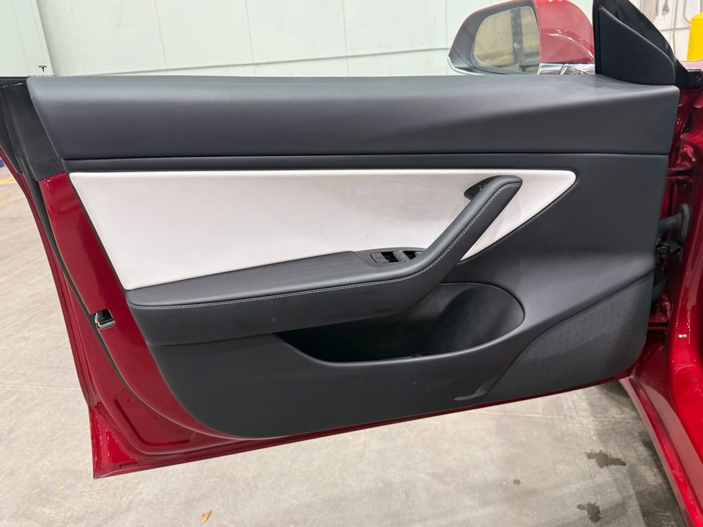 Used 2020 Tesla Model 3 Standard Range image 13