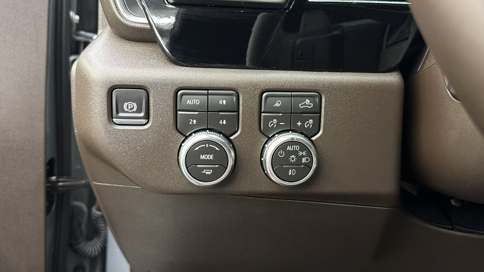 Used 2026 GMC Sierra 1500 SLT AWD/4WD image 24