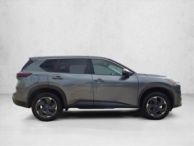 Used 2024 Nissan Rogue SV AWD/4WD image 4