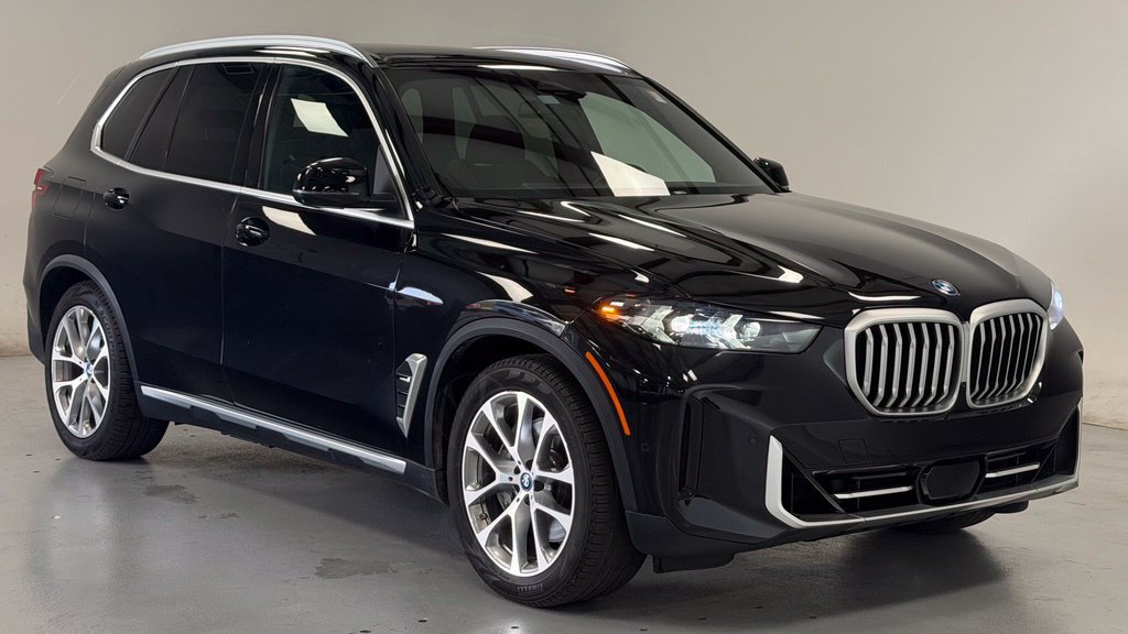 Used 2024 BMW X5 xDrive50e w/ Parking Assistance Package AWD/4WD image 6