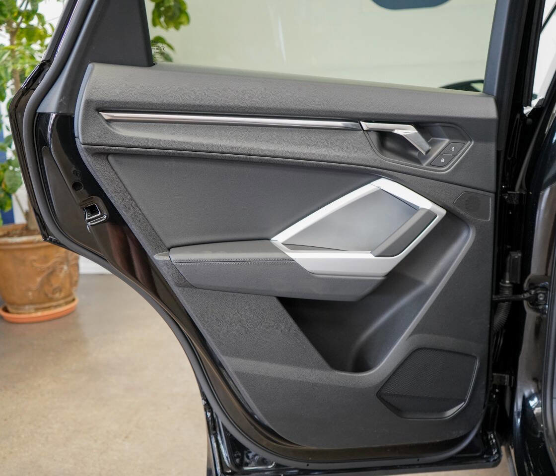 Used 2024 Audi Q3 2.0T Premium Plus w/ Premium Plus Package image 65