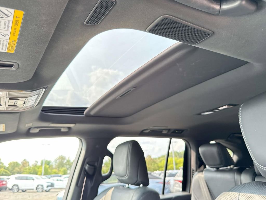 Used 2024 Lexus LX 600 4WD w/ Premium Package image 20