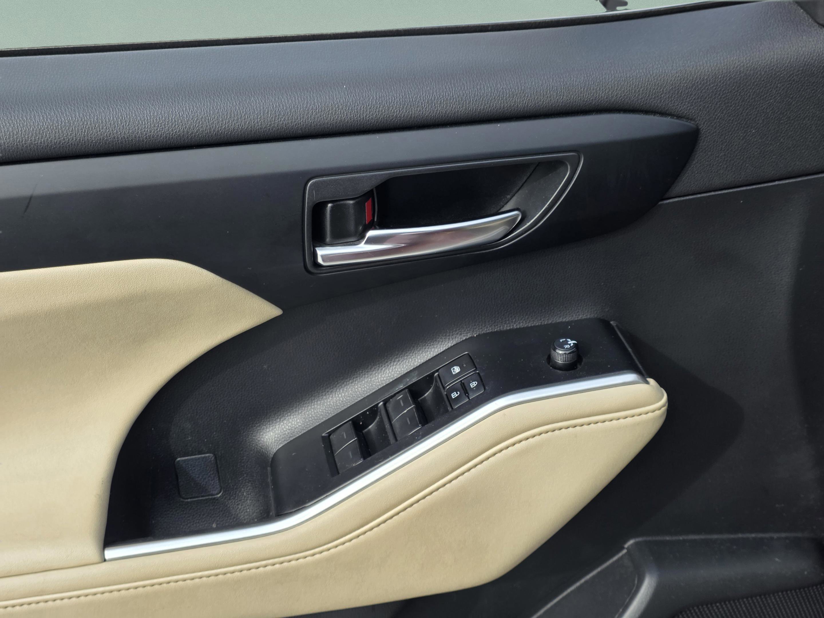 Used 2023 Toyota Highlander XLE image 29