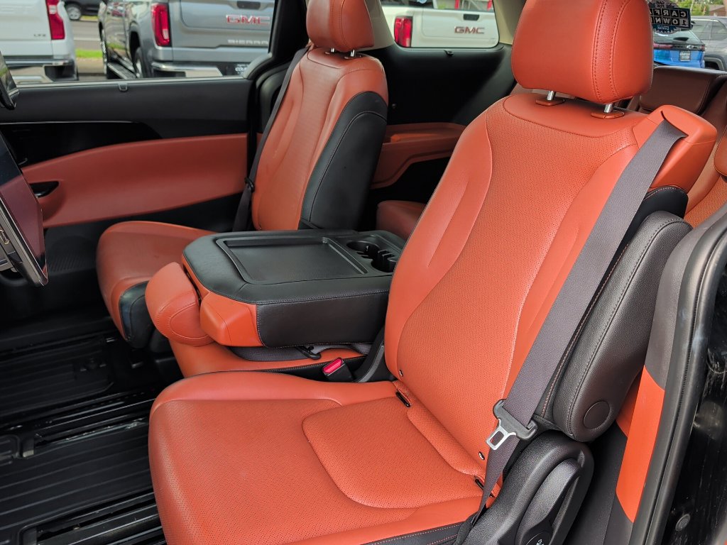 Used 2023 Kia Carnival SX Prestige FWD image 14