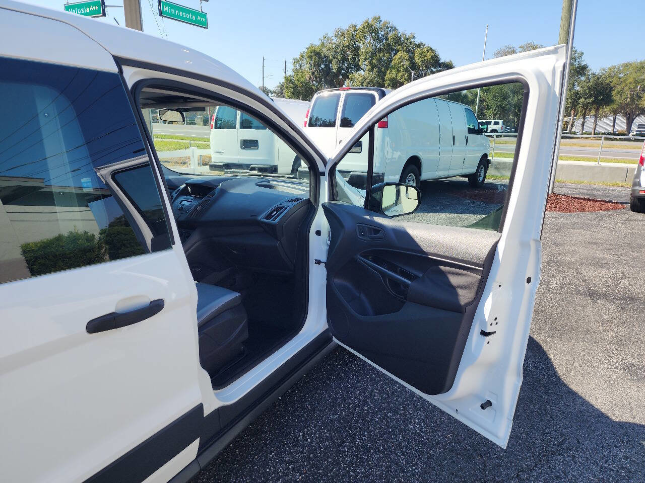 Used 2015 Ford Transit Connect XL image 33