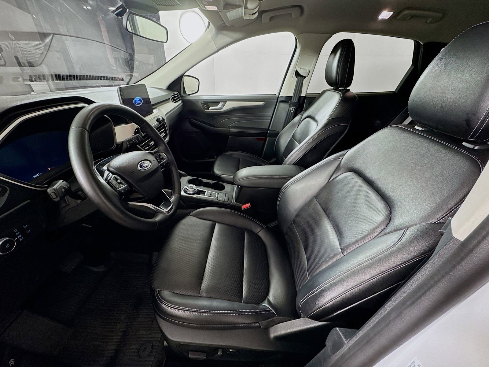 Used 2022 Ford Escape SEL w/ Technology Package image 17