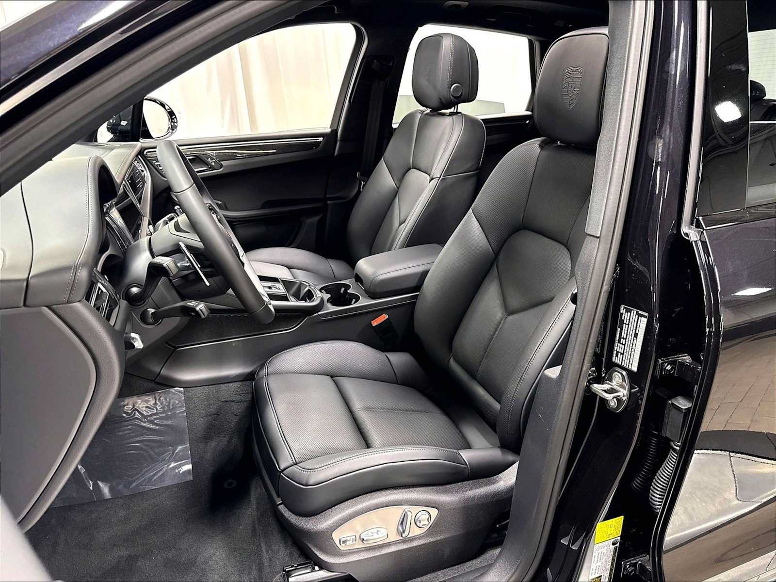 New 2026 Porsche Macan S AWD/4WD image 5