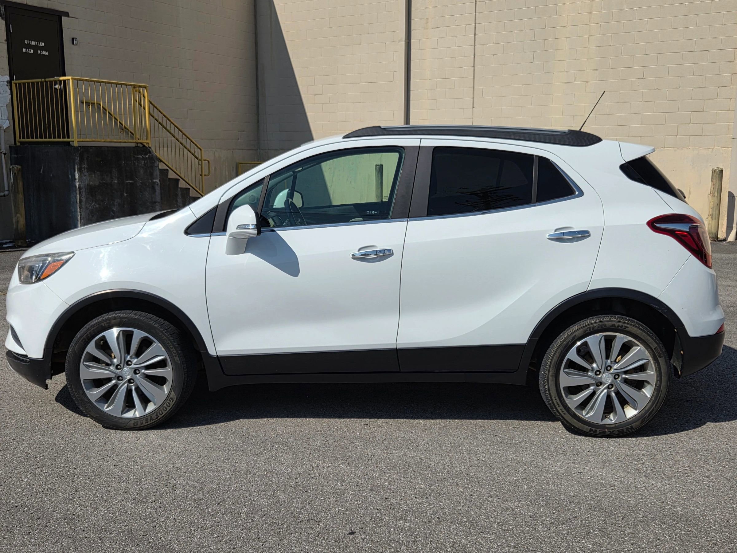 Used 2018 Buick Encore Preferred image 8