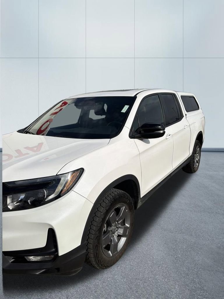 Used 2025 Honda Ridgeline TrailSport image 8