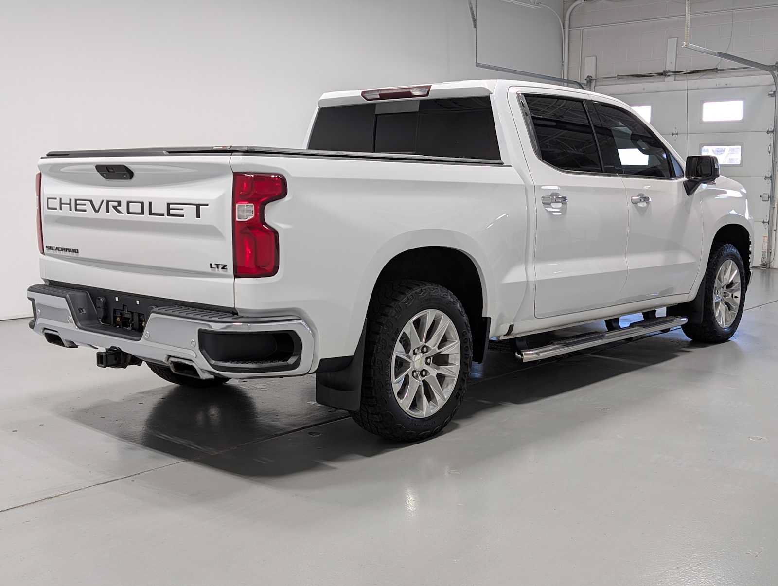 Certified 2021 Chevrolet Silverado 1500 LTZ w/ Z71 Off-Road Package AWD/4WD image 8