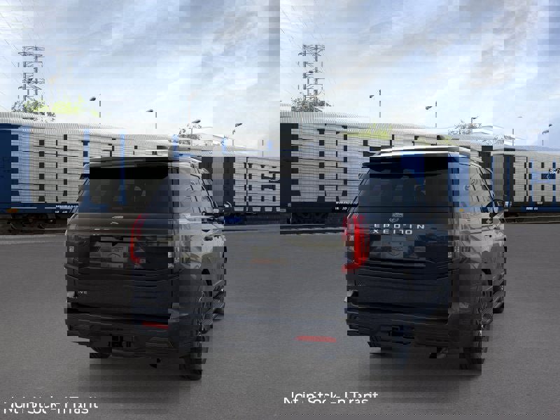 New 2025 Ford Expedition Active image 8