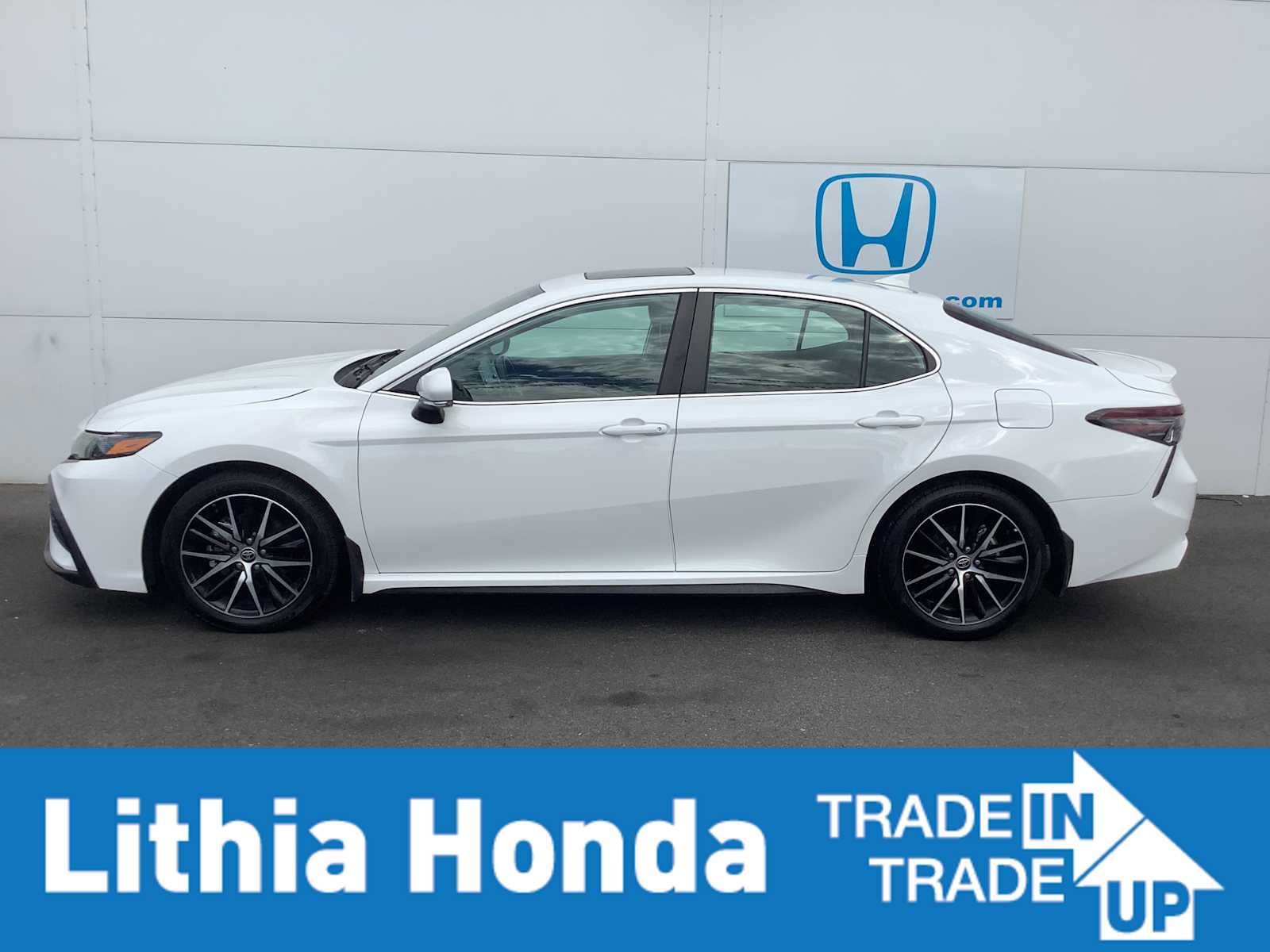 Used 2024 Toyota Camry SE w/ Blackout Package (TMS)
