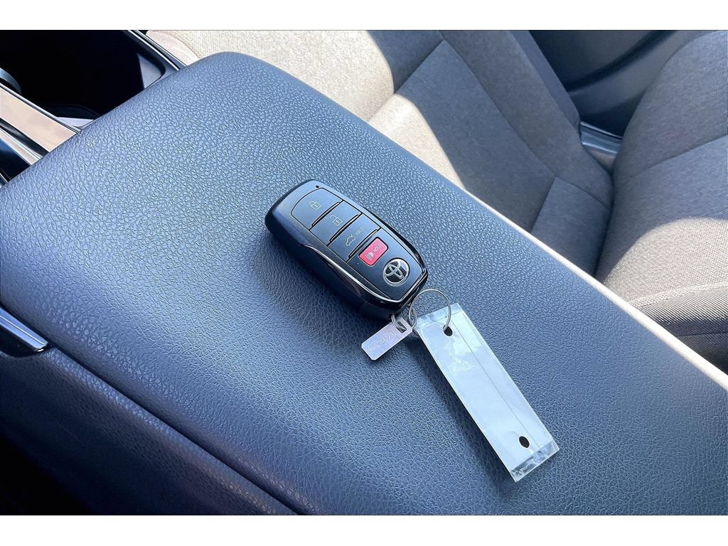 Used 2025 Toyota Camry LE w/ Convenience Package AWD/4WD image 10