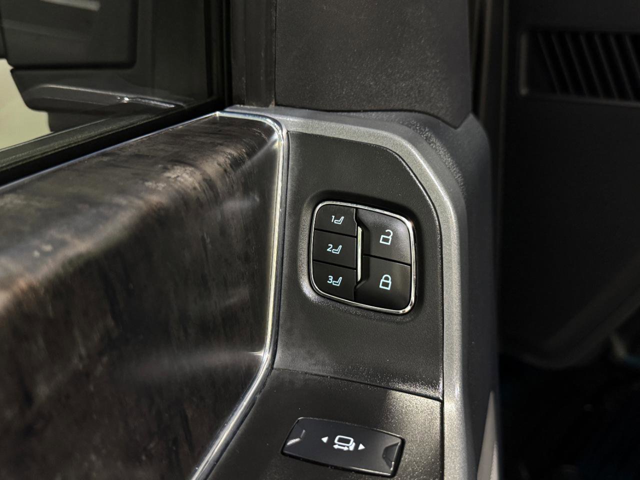 Used 2024 Ford F350 Lariat w/ Chrome Package AWD/4WD image 33