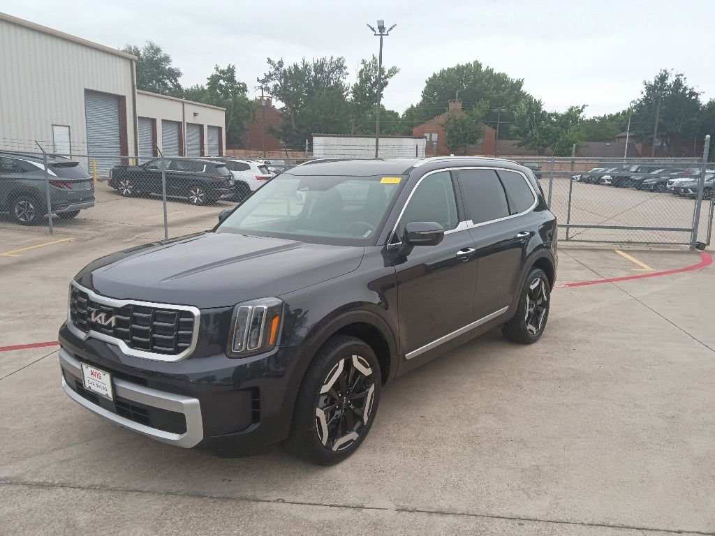 Used 2025 Kia Telluride S FWD image 1