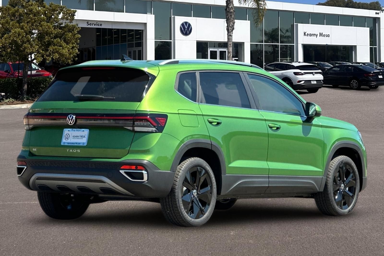 New 2026 Volkswagen Taos SE FWD image 4