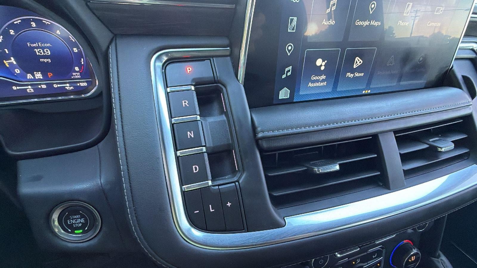 Used 2023 Chevrolet Tahoe Z71 w/ Luxury Package AWD/4WD image 33