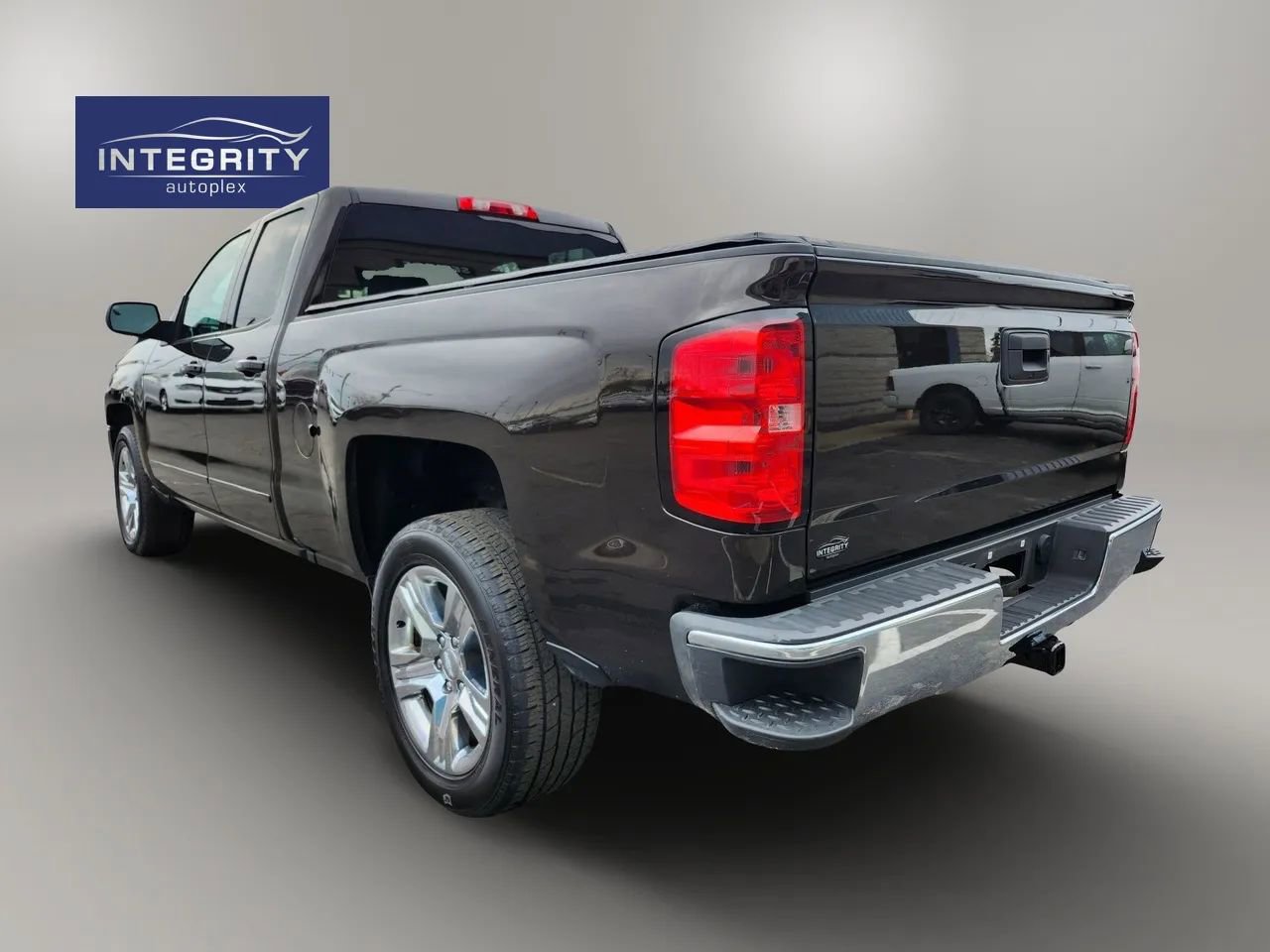 Used 2018 Chevrolet Silverado 1500 LT w/ All Star Edition AWD/4WD image 5