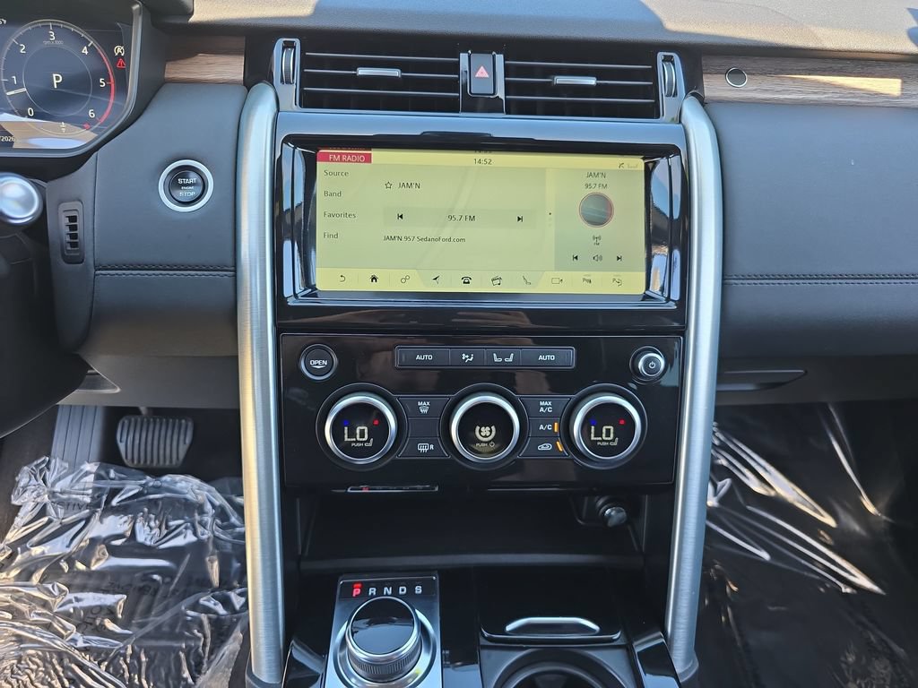 Used 2020 Land Rover Discovery HSE AWD/4WD image 25